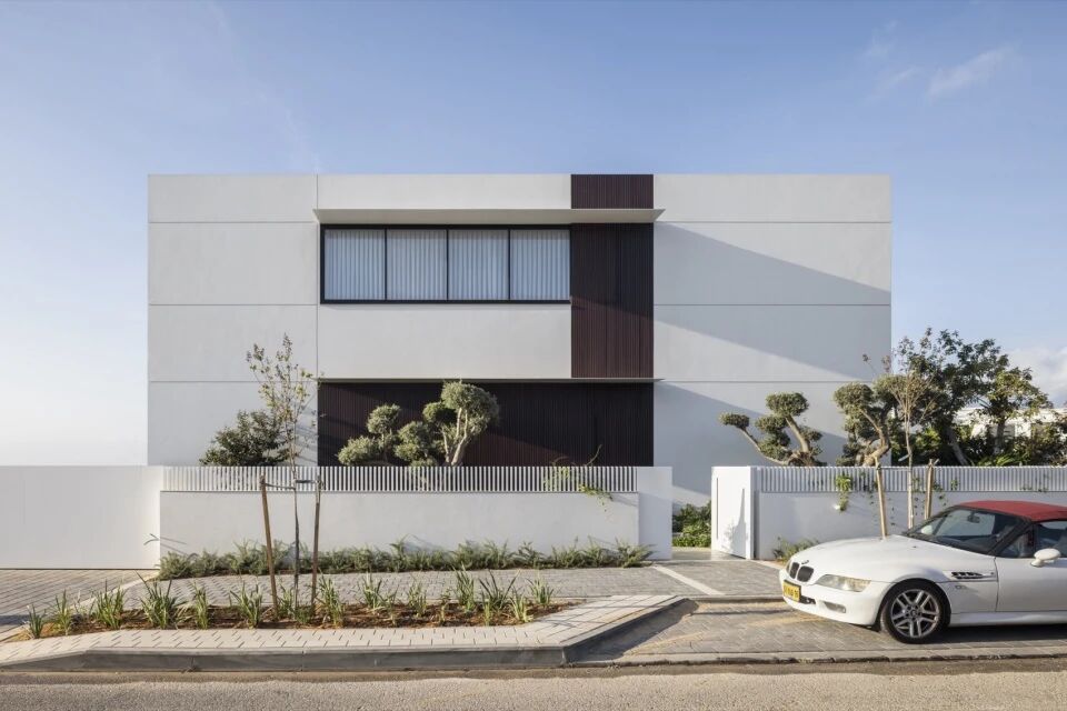 颠覆了传统住宅与休闲空间的关系 E30住宅 Raz Melamed Architect