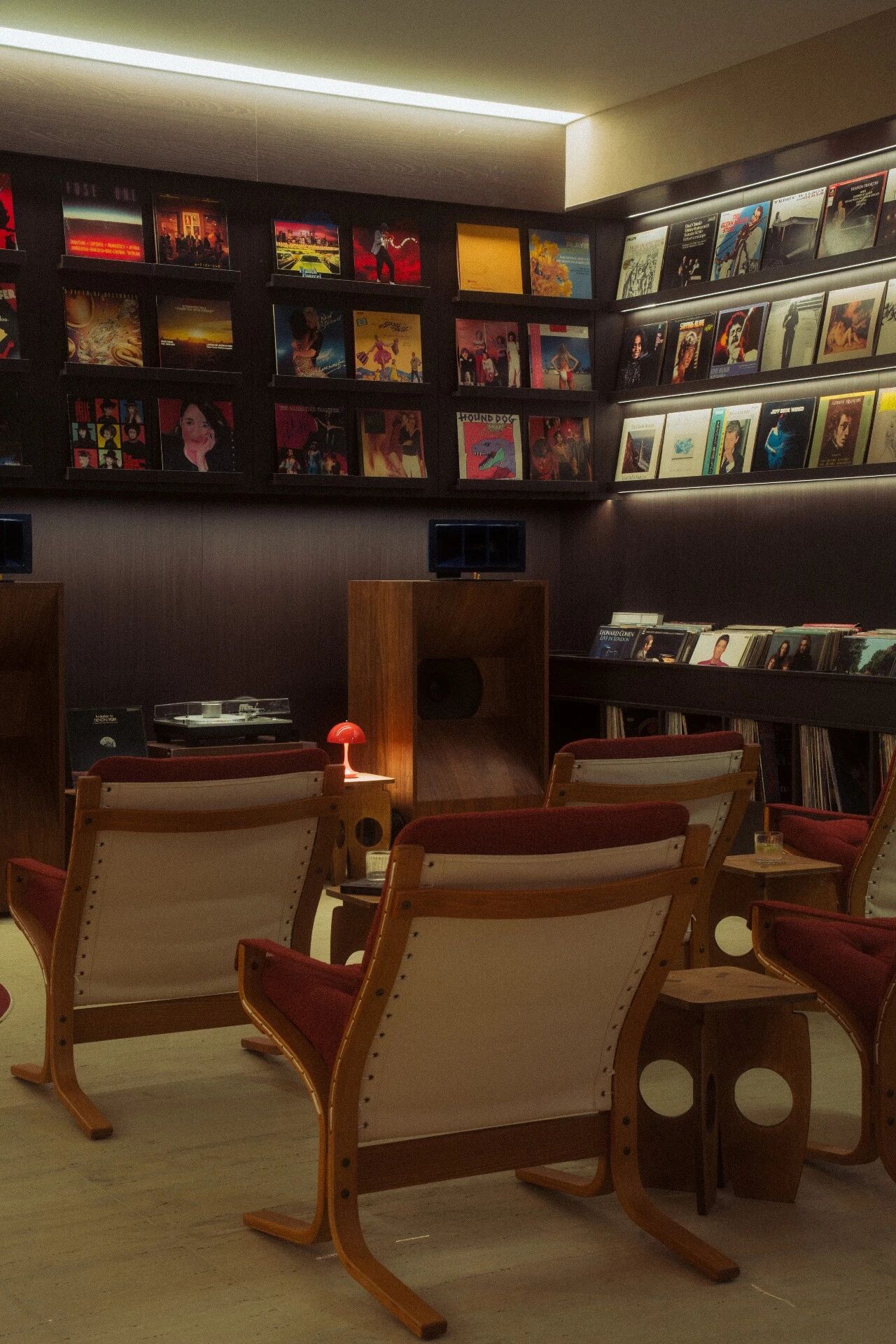 G.R Listening bar|以声为境,以光为序